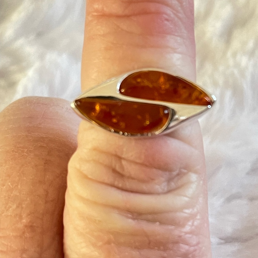 Unique bypass amber ring, sterling silver, size 8 - Picture 4 of 13